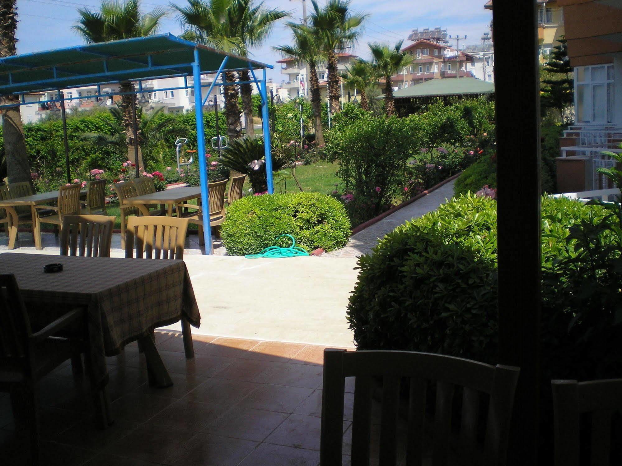 Ozgurhan 2* Side